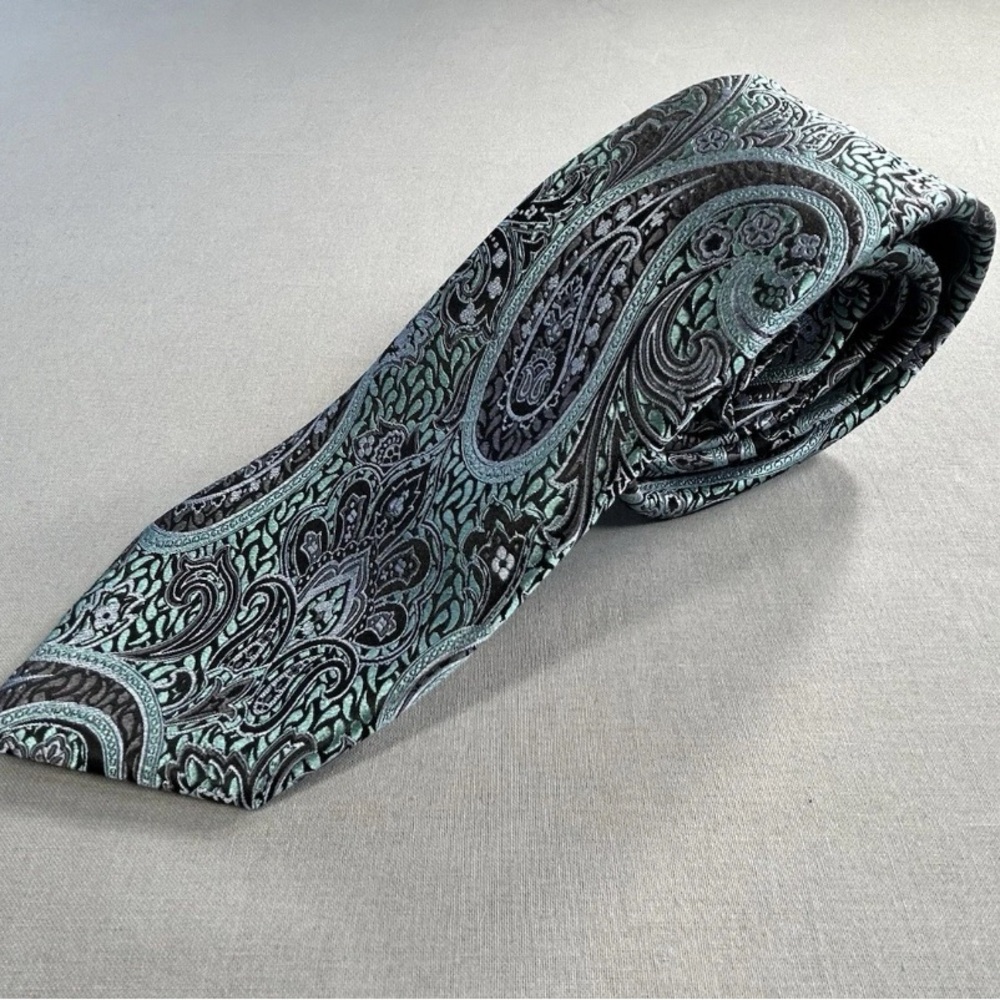 Ermengildo Zegna Floral Men’s Dress Tie‎